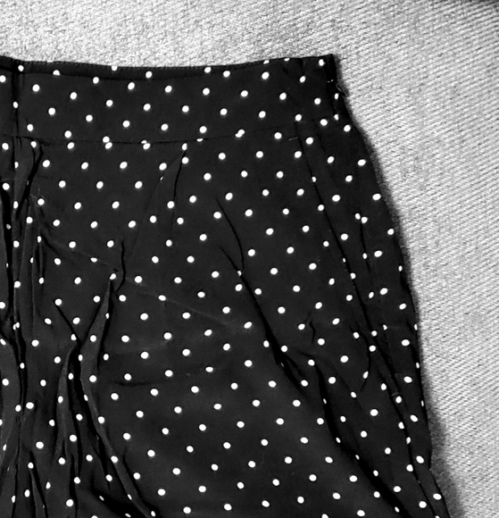 LOFT Polka Dot Soft Pleated Shorts - Picture 3 of 5